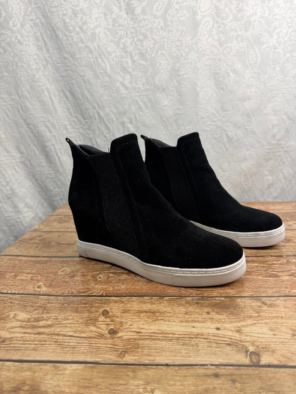 Steve Madden Hart Black Suede Wedge Sneakers High Top Slip On Women’s Size 10